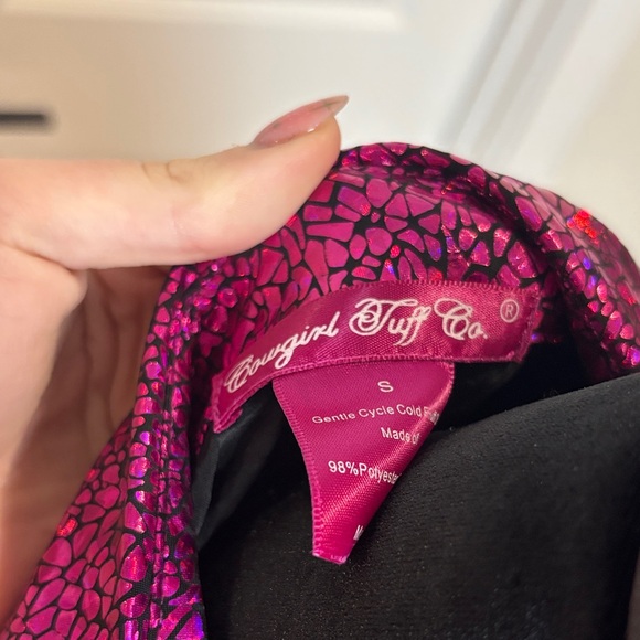 NWOT Cowgirl Tuff Fuchsia Holographic Button Down Shirt - Picture 4 of 4